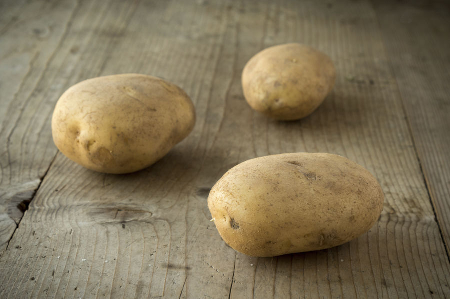 Kun je de groene plekken op een aardappel gewoon opeten?