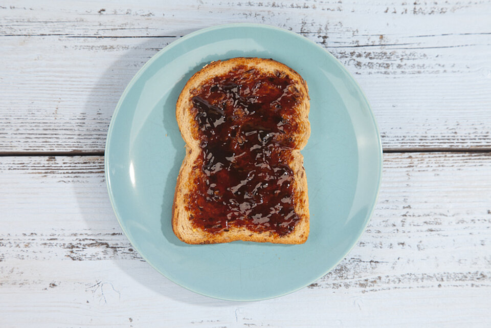 Waarom niet alle appelstroop veel ijzer levert snee brood besmeerd met appelstroop